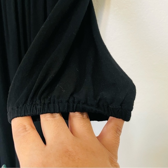 Chico’s woman over the shoulder casual dress size 2 Medium black flowy minimal - Picture 3 of 9